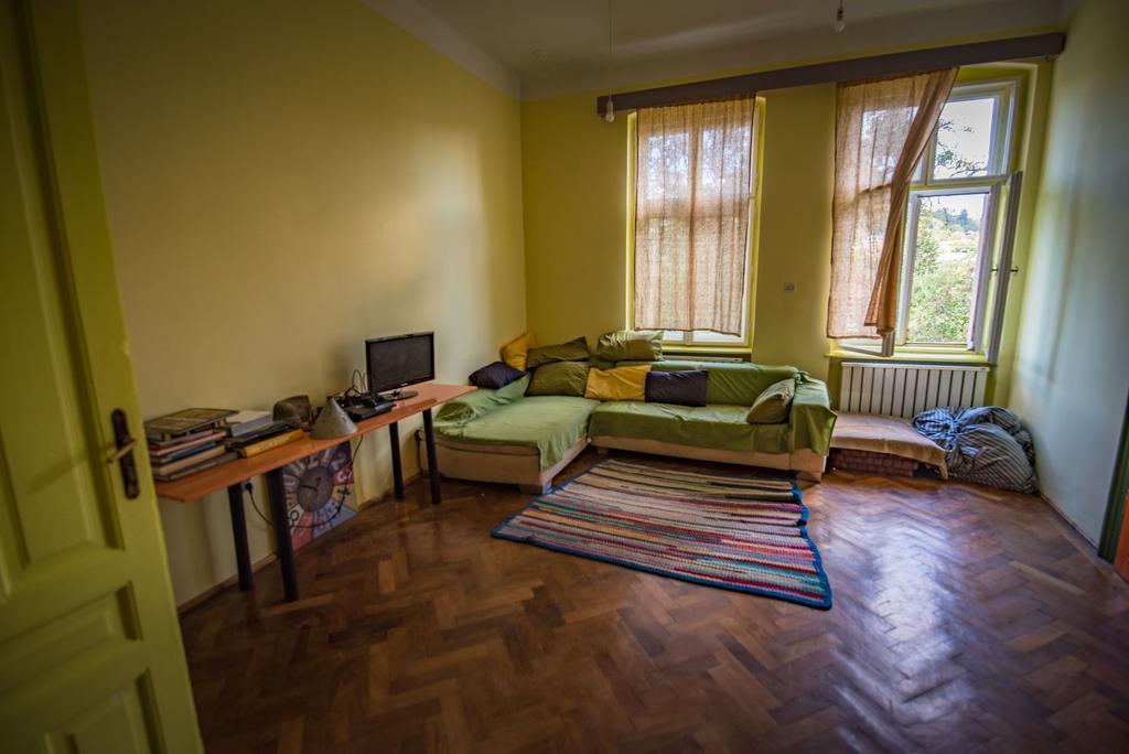 Mountain Tale Hostel Brașov Exterior foto